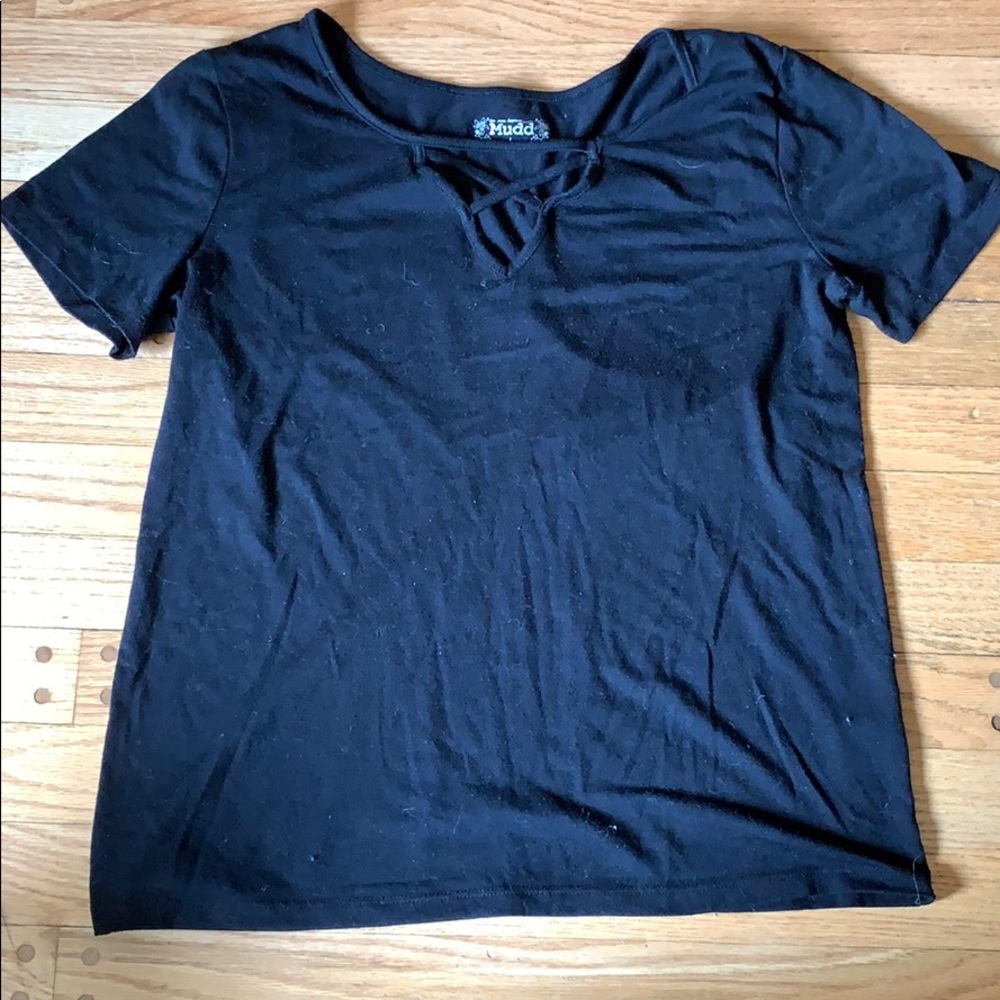 Black T-shirt with V neck detail